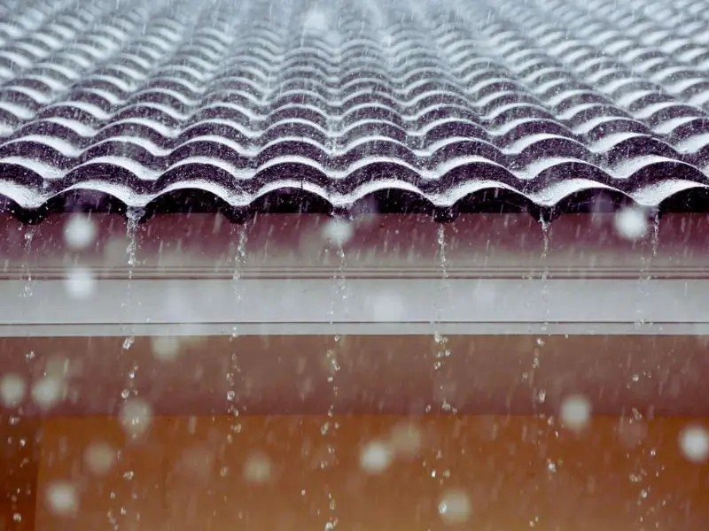 Rain Shedding Metal Siding Guide for Modern Buildings 1 Metal Roofs in Severe Weather Conditions