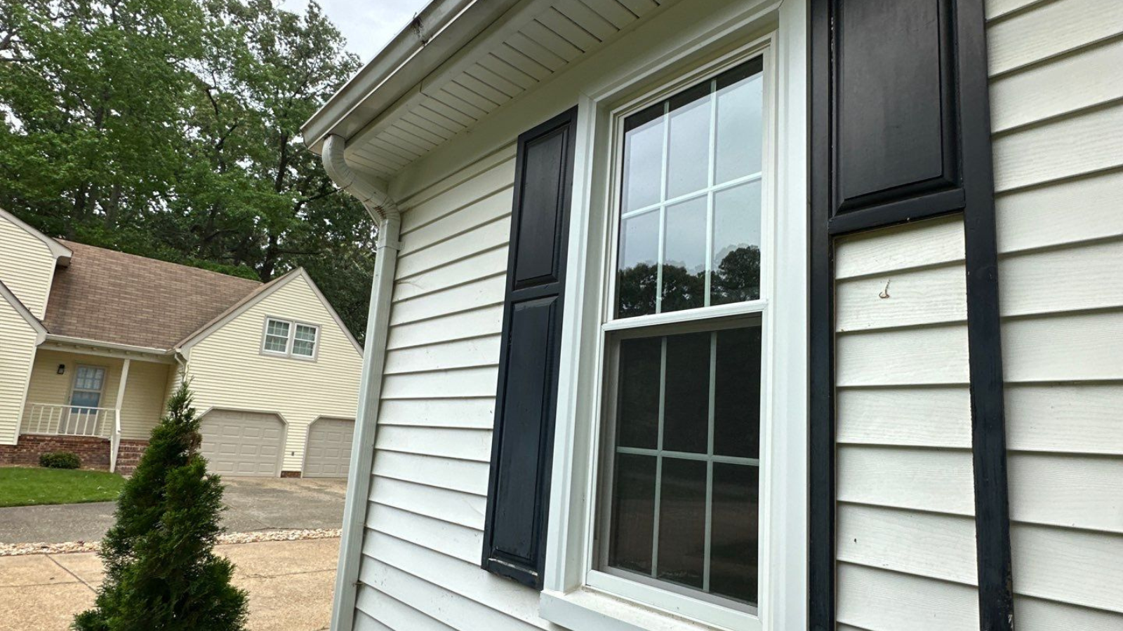 10 Costly Signs You Need New Windows Virginia Beach Homeowners Shouldn’t Ignore 1 26 Reitzel Roofing and Exteriors