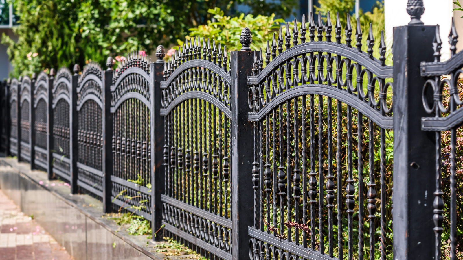 Decorative Fencing: Enhancing Your Virginia Property’s Curb Appeal 2 Popular Decorative Fence Styles in Virginia Beach Reitzel Roofing and Exteriors