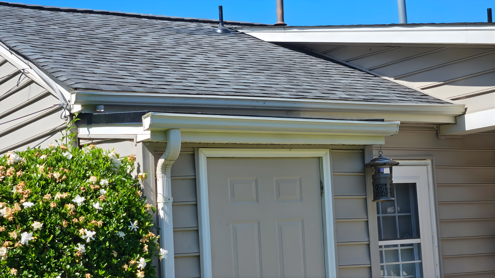 7 Powerful Ways Roof Color Boosts Energy Efficiency in Your Virginia Home 1 26 Reitzel Roofing and Exteriors