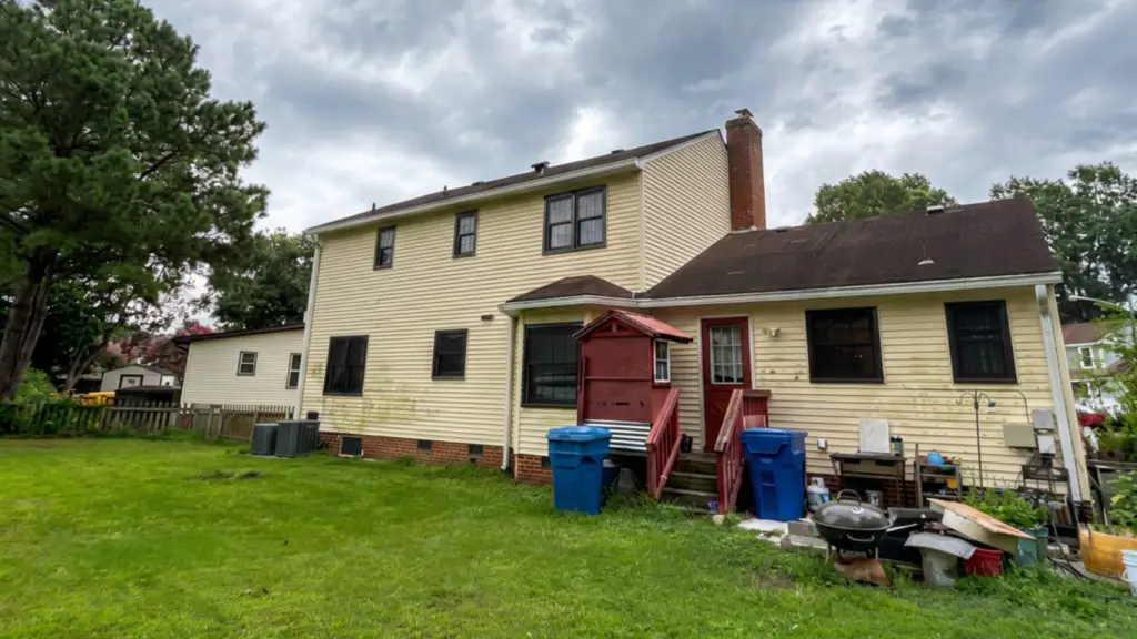 Professional attic insulation installation showing the attic insulation roof impact Virginia homeowners rely on to improve energy efficiency, reduce moisture, and extend roof lifespan.