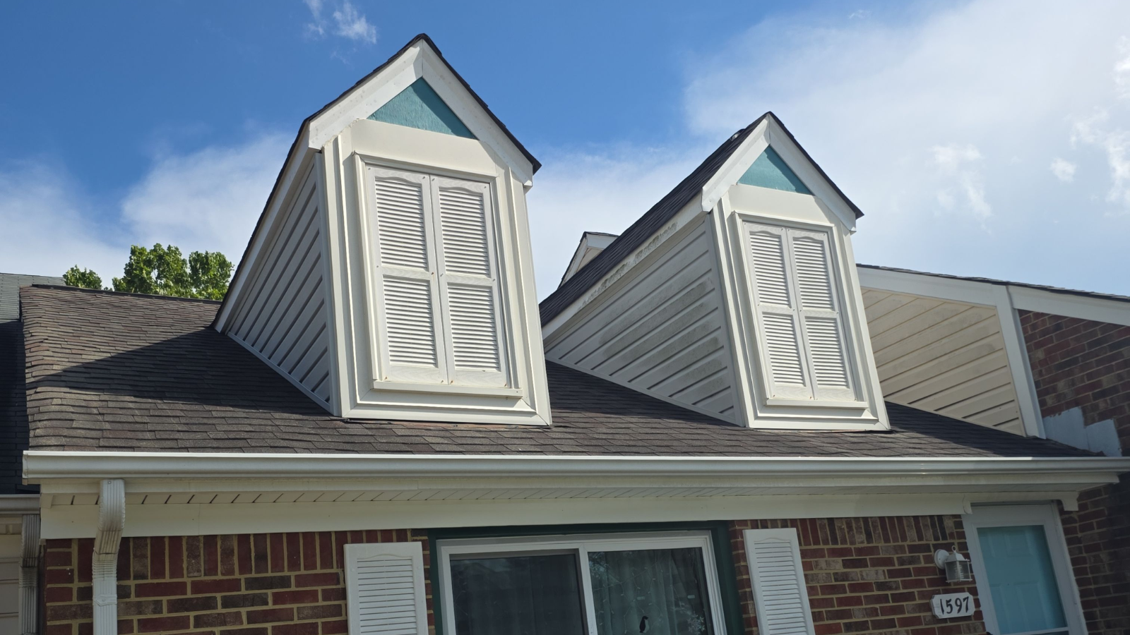 A Roofer Is Coming to Your Home: What Virginia Beach Homeowners Should Expect 2 77 Reitzel Roofing and Exteriors