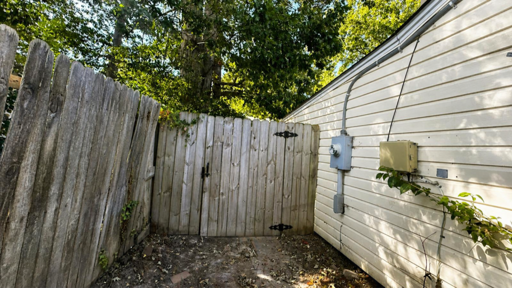 Fence repair Virginia Beach for a leaning, worn, or damaged fence