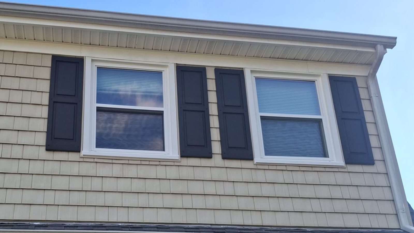 Window Grids or Clear Glass? Which Look Is Right for Your Virginia Beach Home? 1 149 Reitzel Roofing and Exteriors